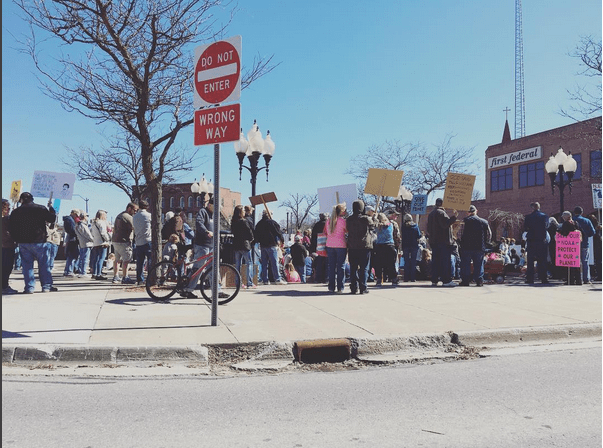 18700083_10154685877593505_7805359830119922463_n